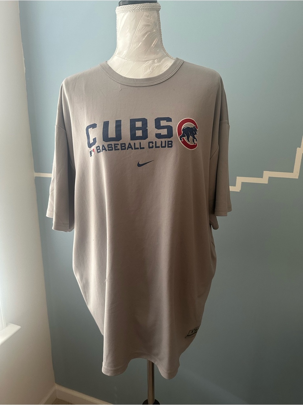 Nike Gray Cubs Baseball Club Short-Sleeve Tee with Navy & Red Logo